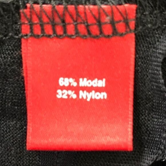 Red by Saks Fifth Avenue Sleeveless Eyelit Top - Picture 5 of 5